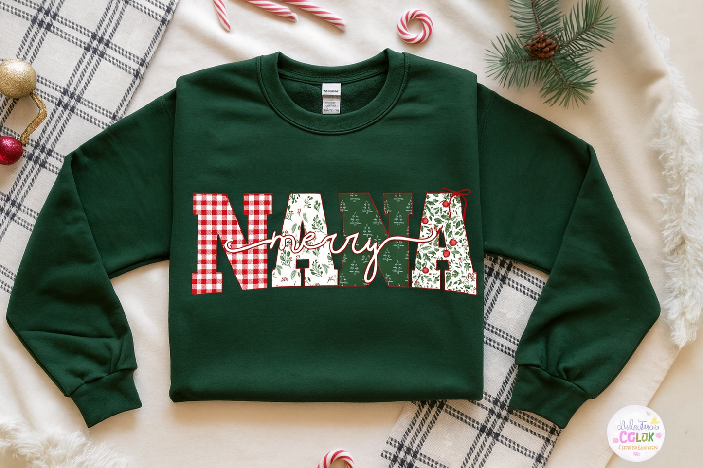 Merry MAMA | NANA | GRANDMA | MIMI | GIGI Christmas Sweatshirt – Cozy Gildan Crewneck, Festive Family Holiday Top, Holiday Gift for Her